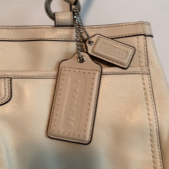 Coach Cream Leather Shoulder Bag - Picture 6 of 6